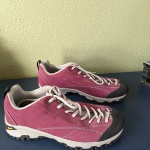 Vibram Woman's Trail Shoe's. Pink & Black. (9)